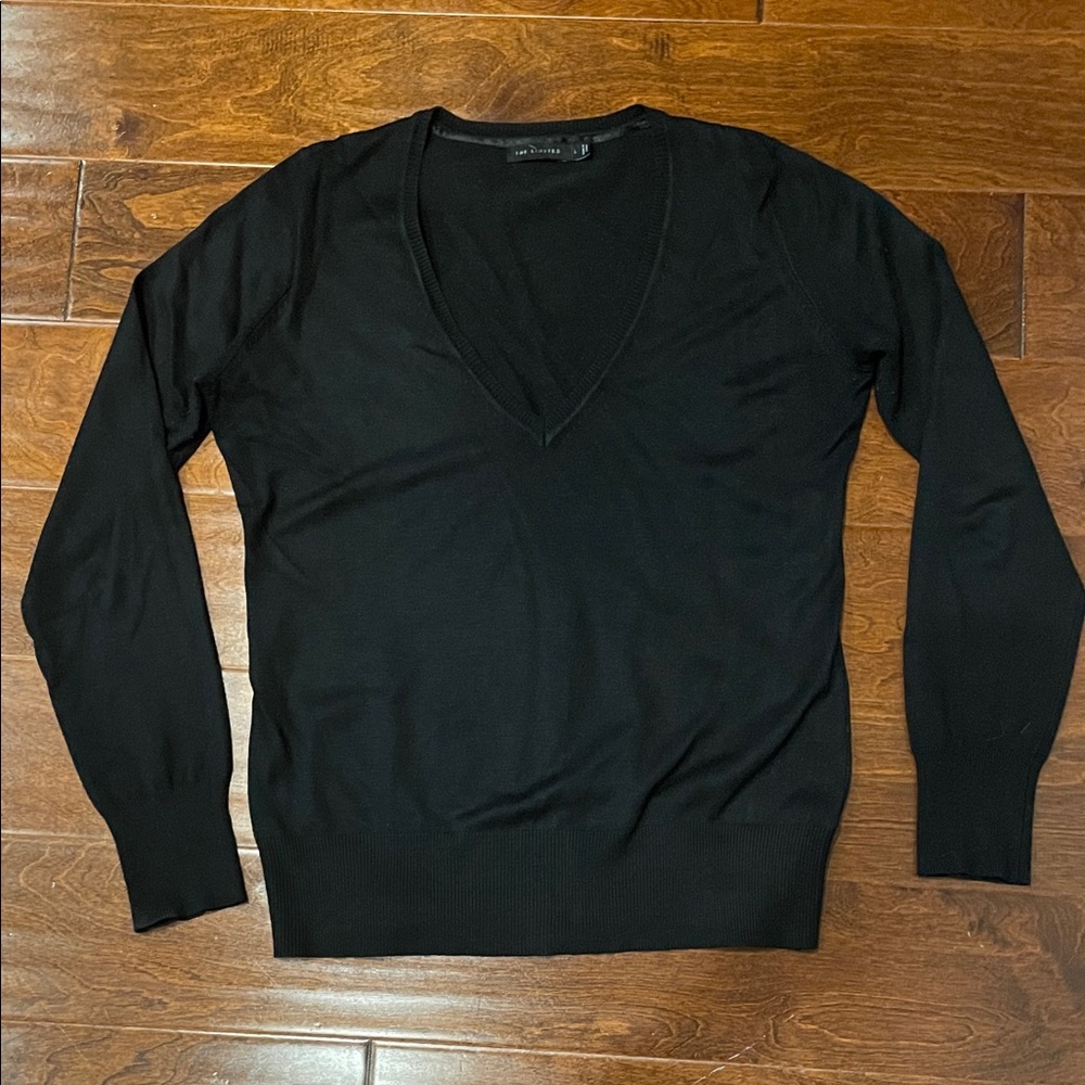 The Limited Women's Black V-Neck Sweater